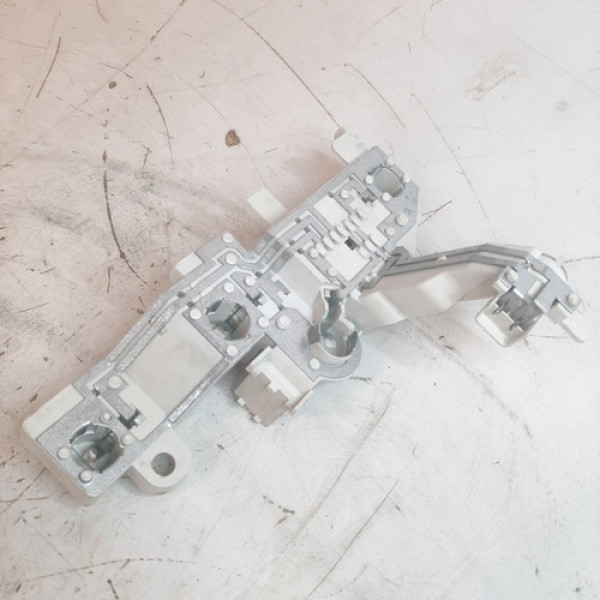 Placa Sinaleira Traseir Direita Bmw 120i 2008 2012 2.0 10811