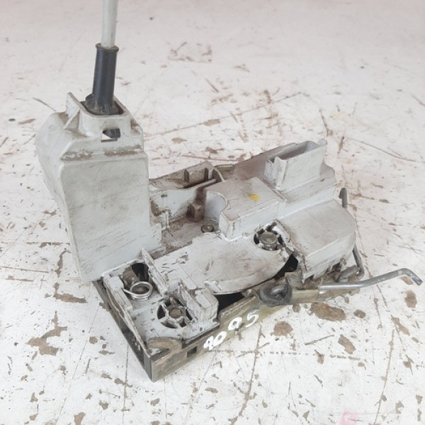 Fechadura Porta Diantei Esquer Peugeot 307  2002 A 2006 9095