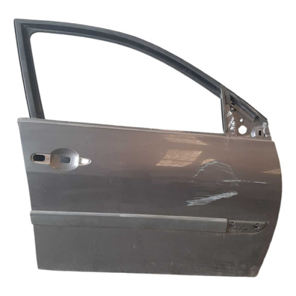 Porta Dianteira Direita Renault Megane 2008 A 2011 Detalhes