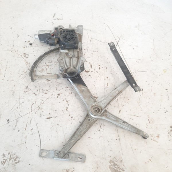 Máquina Vidro Dianteira Direita Vectra  2010.        8699