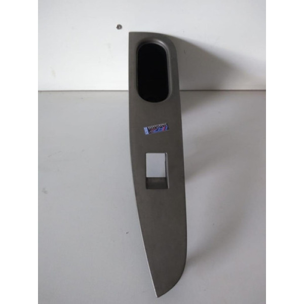 Moldura Comando/botão Vidro Elét Tras Dir Fusion 2006 A 12