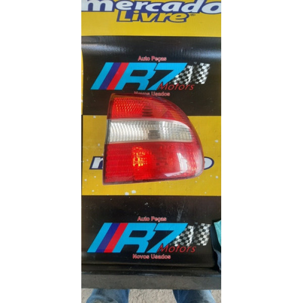 Lanterna Sinaleira Traseira Volvo V40 2002 Lado Direito 